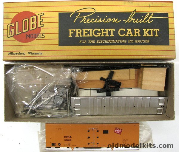 Globe HO Steel Refrigerator Car - OTRX The Milwaukee Road - with Trucks, 6000-C plastic model kit